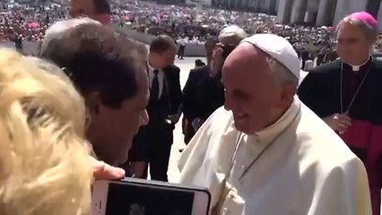 حوار ودي بين أبو العينين وبابا الفاتيكان .. وفرانسيس : نتطلع أن يعم السلام