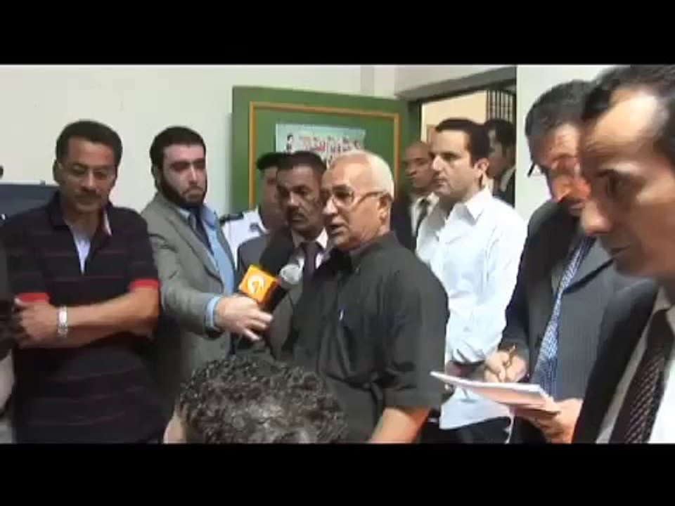 شاهد ..  زيارة وفد منظمات حقوق الإنسان لسجن طره للاطمئنان على سير امتحانات الثانويه العامة