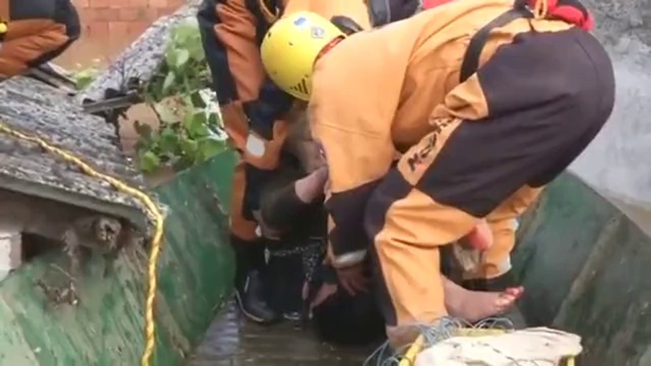 Aid pledges for Balkan flood crisis