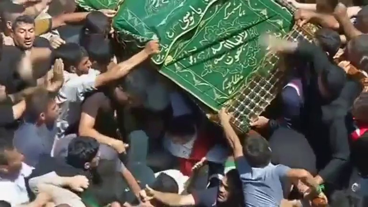 Hundreds of thousands of Iraqi Shi'ites reach Baghdad shrine