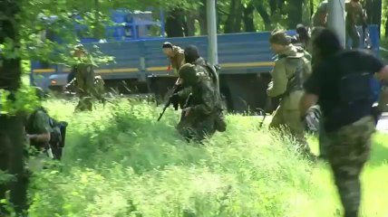 Raw: Ukraine launches airstrikes in Donetsk