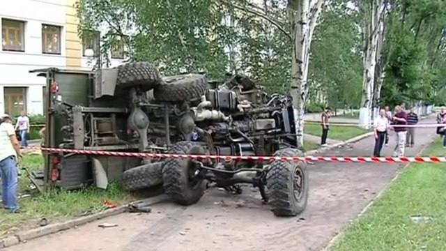 Locals donate blood as shots fire in eastern Ukraine