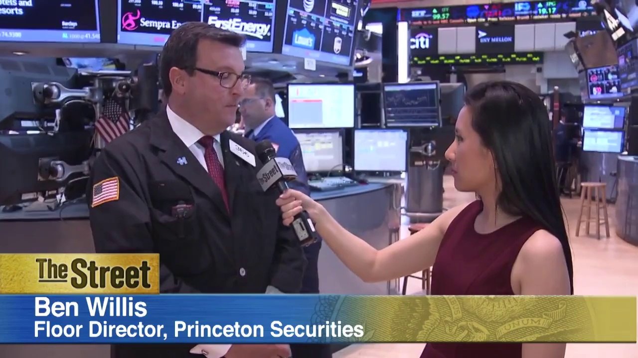 Domestic ISM disappoints traders after Int'l PMIs push for rally