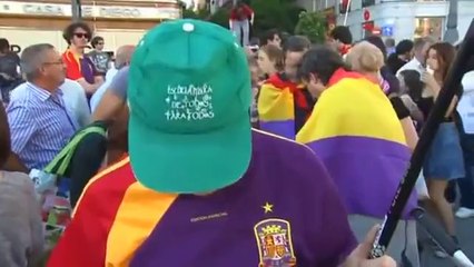 Thousands protest against monarchy in Spain