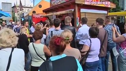 Klitschko visits Kiev market in new role as mayor