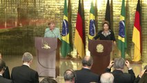 Merkel passa por Brasília antes de torcer para Alemanha