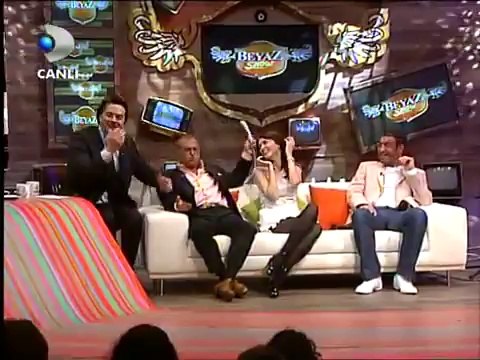 Beyaz Show Fatih Terim'e Helyum Gazı Veriyorlar