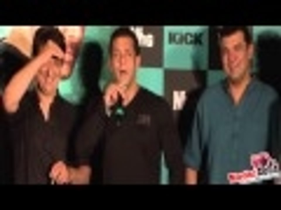 Salman Khan Makes Fun Of Reporter !