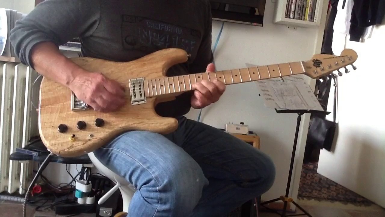 Sound sample Black Rose Strat style -custom built guitar