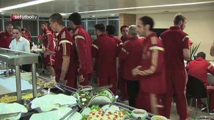 Espanha ganha churrasco antes do jogo contra Chile