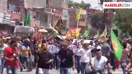 Adana'daki Gösterilerde Ölen Aras'ın Cenazesinde Gerginlik