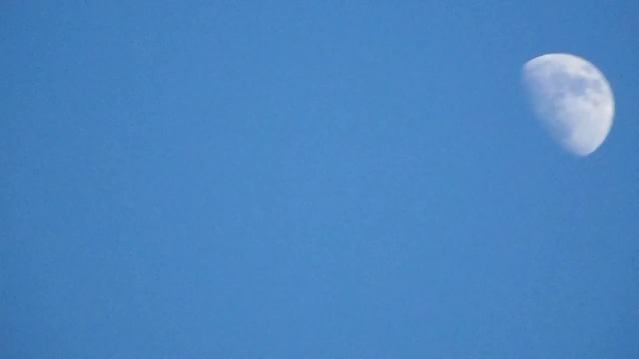 Moon Zoom with Cannon 20