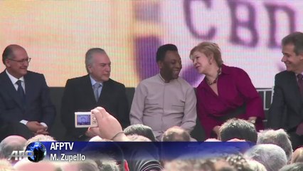 Pele opens museum highlighting career