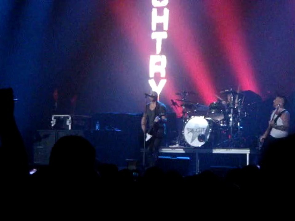 Daughtry - Over You