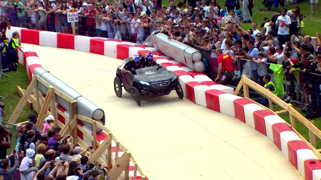 Stéphane Peterhansel effectue ses premiers tours de roues au volant d’une 2008 DKR très spéciale !