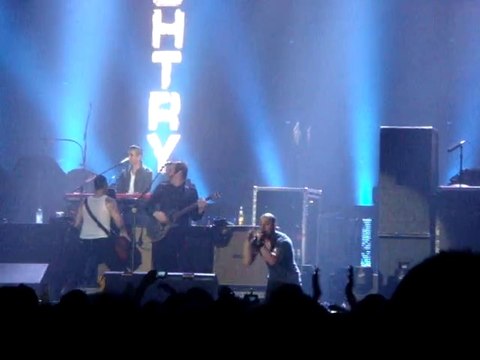 Daughtry - Feels Like Tonight