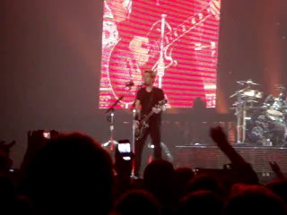 Nickelback - Bottoms Up