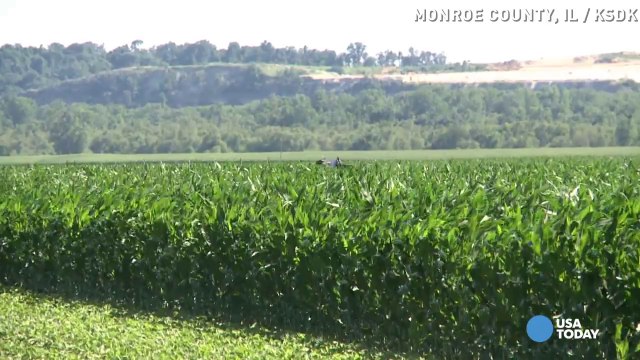 21-year-old pilot parachutes from spiraling plane