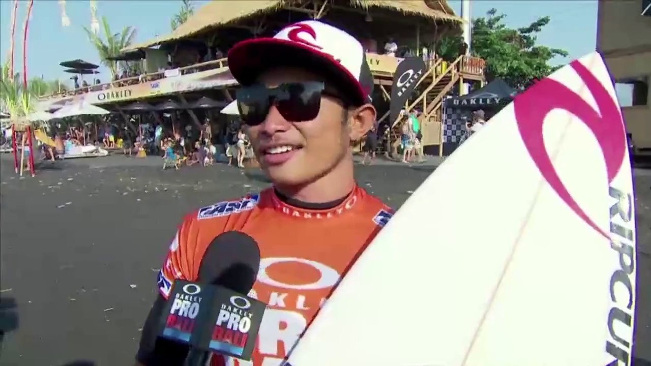 Surfing // Oakley Pro Bali 2013 - Putra Hermawan (EDGEsport)
