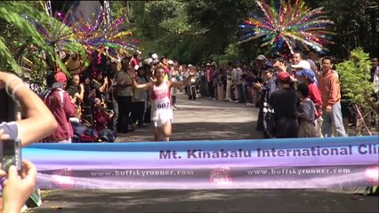 FAIL - Cameraman Hits Athlete