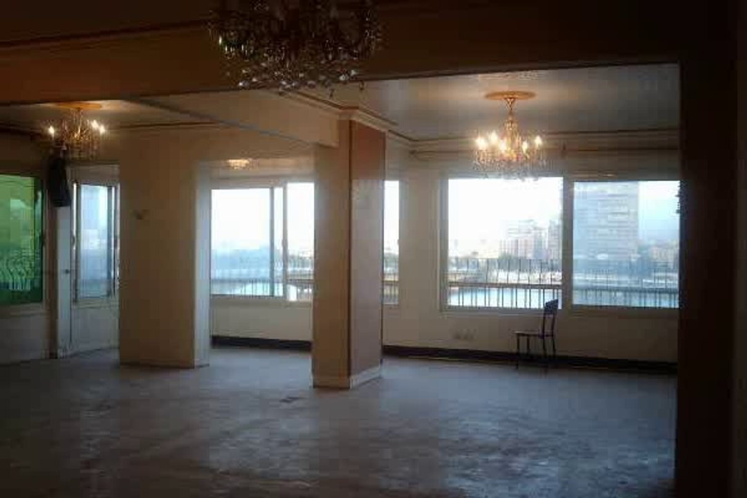 شقة تطل على النيل للبيع فى الجيزة