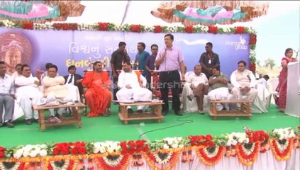 HIMANSHU SAMPAT, THE CMD OF AAMANI GROUP INAUGURATES BHUMIPUJAN