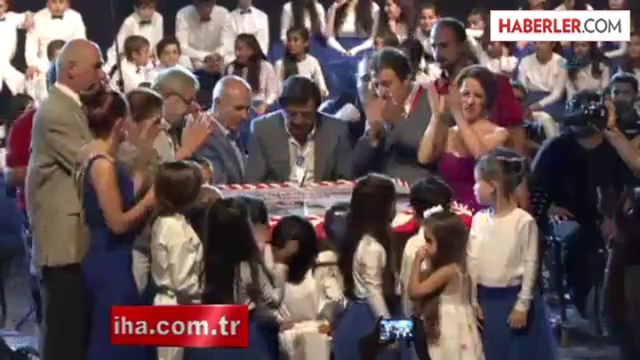 Mutluluktan Ağlayacağım Diyebilirim'