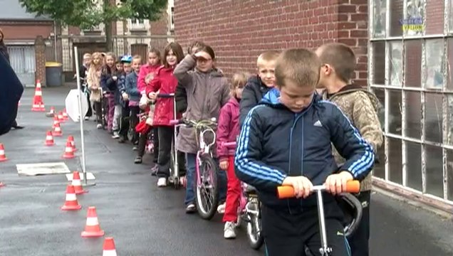 Initiation à la sécurité routière à l'école Herbin du Cateau.