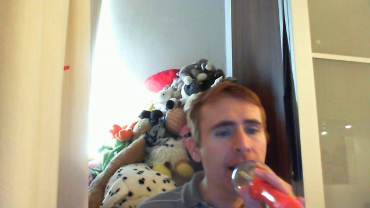 Wiwi égratigne "today the sun's on us" de Sophie Ellis Bextor