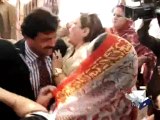Salma Butt mpa pmln  slaps PTI MPA Asif Mehmood-28 May 2014