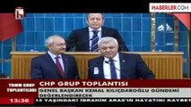 Kılıçdaroğlu, Tuncay Özkan'a CHP Rozeti Taktı