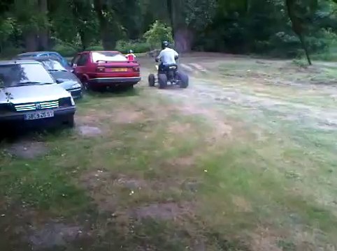 éthanosaure : session de quad avec éthan 7 ans 1/2 quad 110 contre 250 shineray!!!