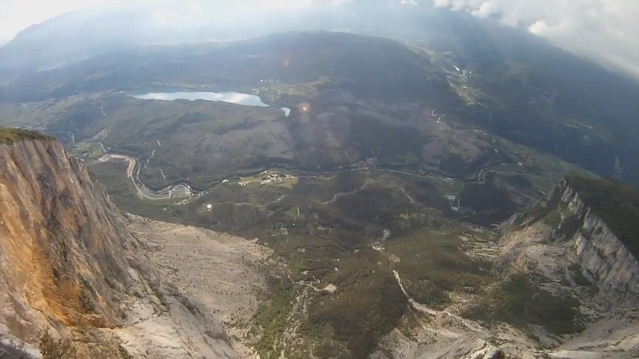 BASE Jumping into trees - Fail - Base Jump