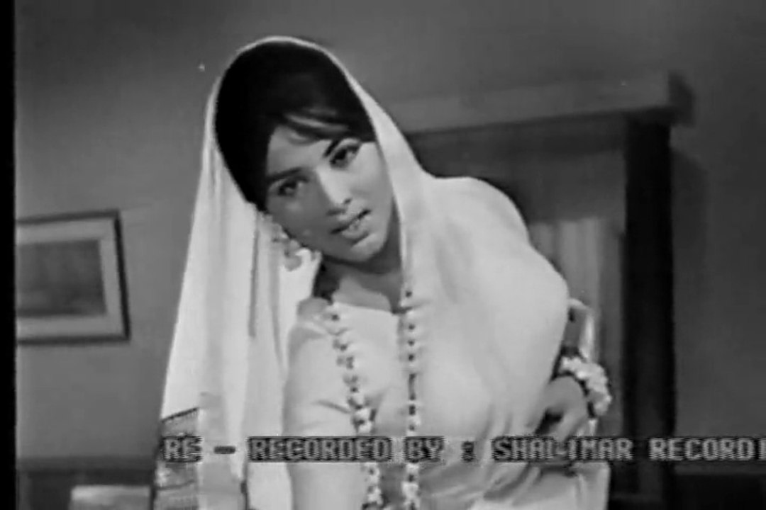 NAHID NIAZI - Chahe Bolo Ya Na Bolo - GHUNGHAT