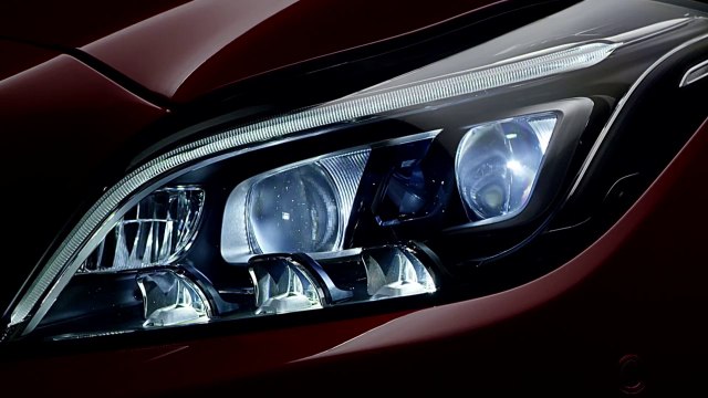 Mercedes-Benz's new MULTIBEAM LED headlamp system
