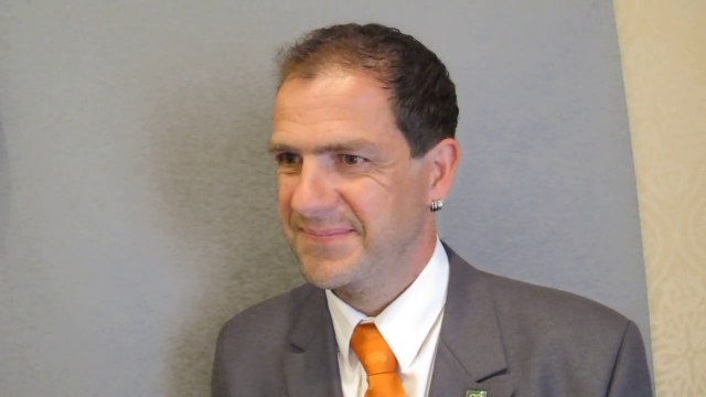 Damian Barnett of Elektrobit on a new Car Test Product. Tech Crawl Bob Giles Video NewCarNews.TV