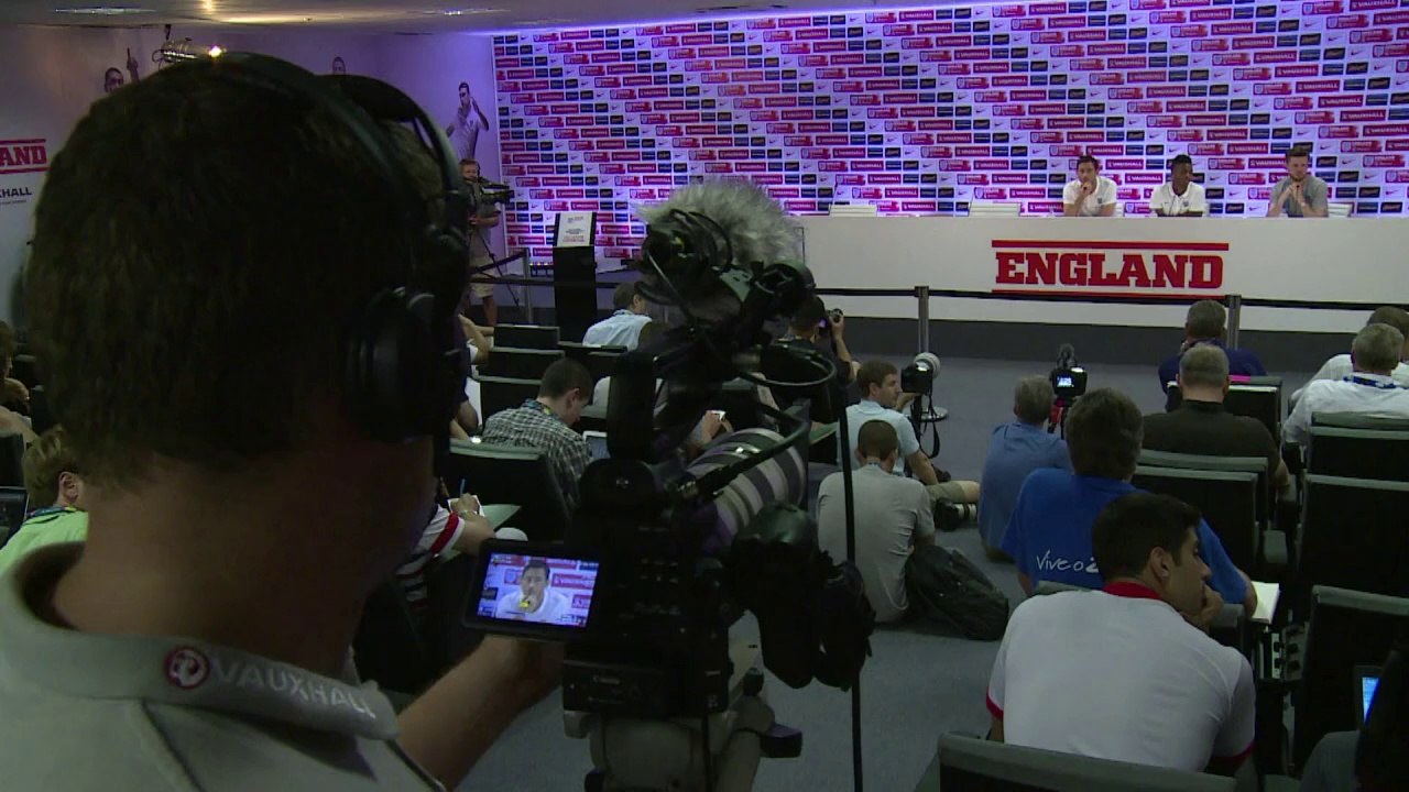 World Cup: England teammates defend Rooney