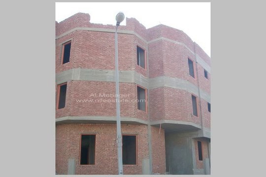 شقة نصف تشطيب بمساحة 175 متر للبيع بجنوب الأكاديمية أ القاهرة الجديدة