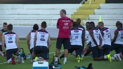 França treina de bem com a torcida