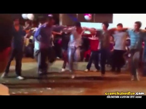 Çav Bella İle Halay Çeken Yurdum Gençleri