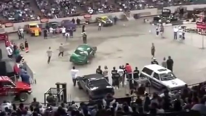 Arabaya Oryantal Dansı Yaptırmak