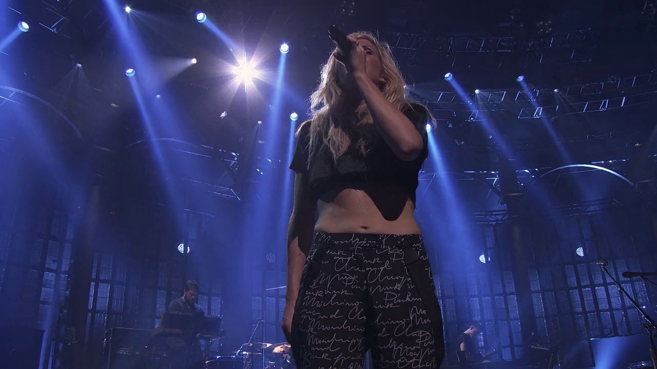 Ellie Goulding  'Explosions' 공연