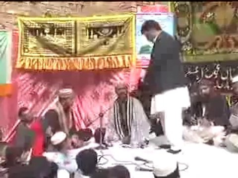 naqabat muhammad idrees naqshbandi KABI MUHAMMAD KI MEEM LIKHNA.......2 february 2014 in chaklala ....