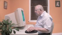 Old guy VS old computer : So funny short movie