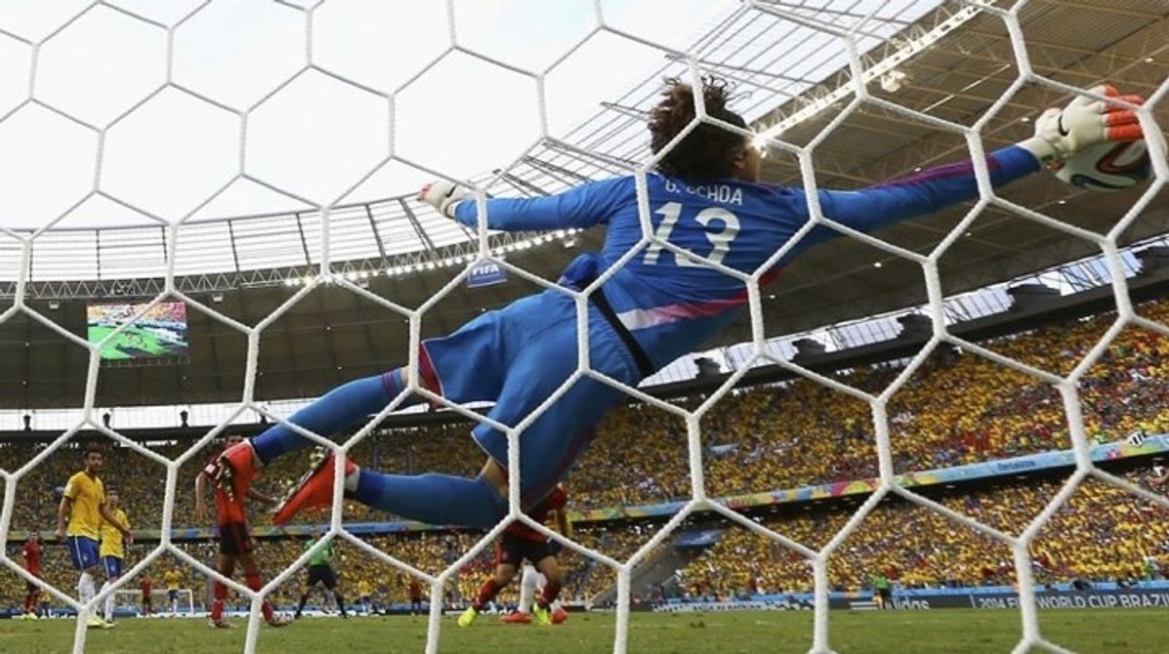 Saccomano : « Ochoa me rappelle le French Flying Goalkeeper »