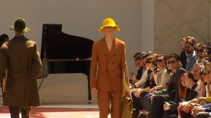 Technicolour hats make a statement at Burberry