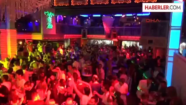 Tuğba Özerk Hem Coştu Hem Coşturdu