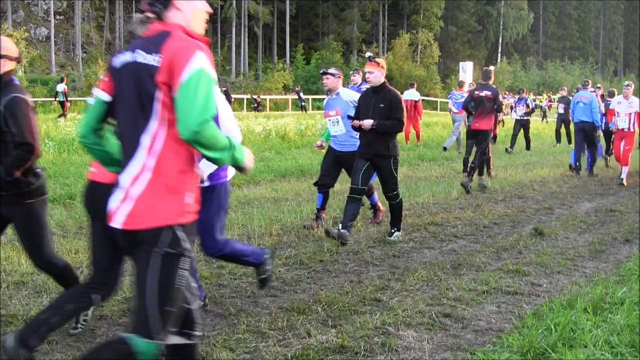 Jukola 2014 - Jussien viestin lähdön alkuverryttelyitä