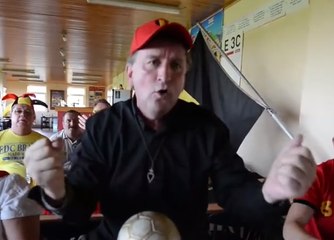 Mondial 2014 : Un curé belge chante pour son équipe - ZAPPING ACTU DU 18/06/2014