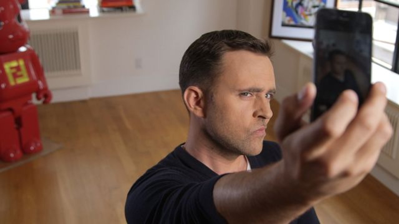 Carl’s Crush - 3 Worst Things You Can Do On Social Media